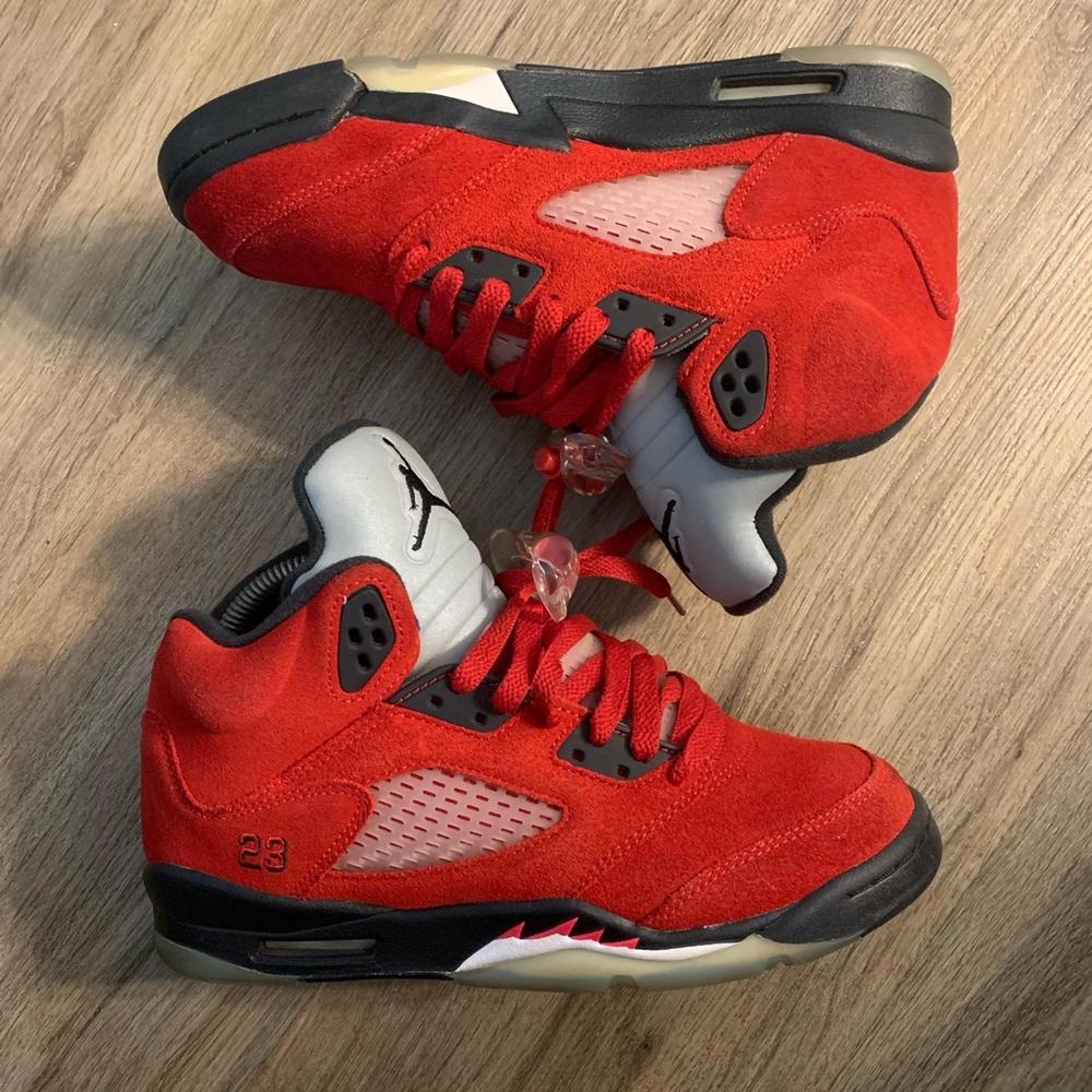 Jordan 5 “Raging Bull”